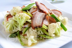 聚龍外國(guó)語(yǔ)學(xué)校2018-2019學(xué)年第一學(xué)期第十六周食譜
