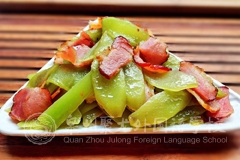 聚龍外國(guó)語(yǔ)學(xué)校2018-2019學(xué)年第一學(xué)期第二十一周食譜