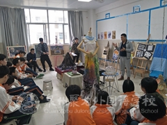 藝術(shù)的綻放|聚龍國(guó)際美術(shù)高中高二創(chuàng)作課